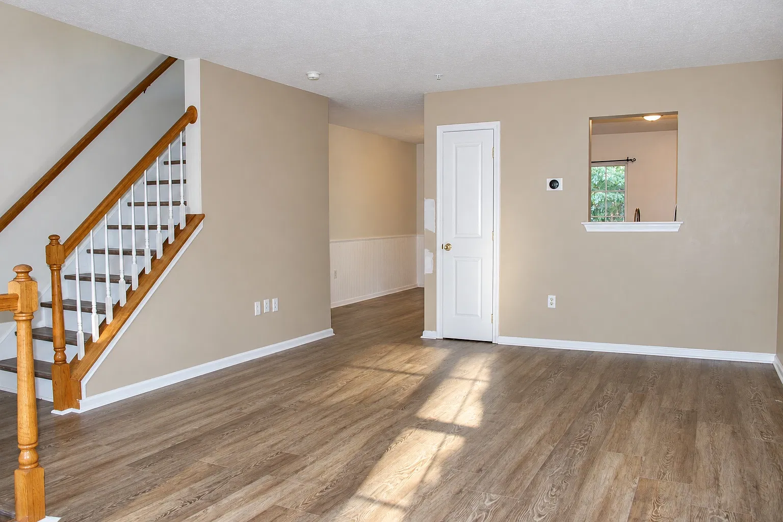 3 bed, 1.5 bath, 1620 sqft, $2,200 — Photo 3