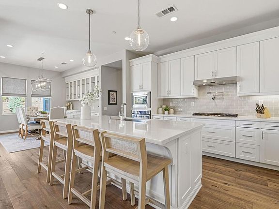 5th image of 16490 Edgehill Rd