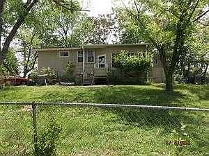 2905 S 35th Ter