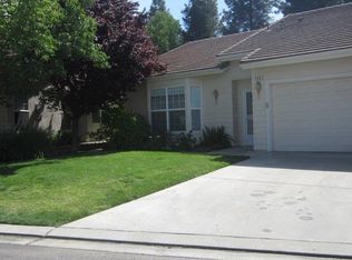 368 Village Dr, Dinuba, CA