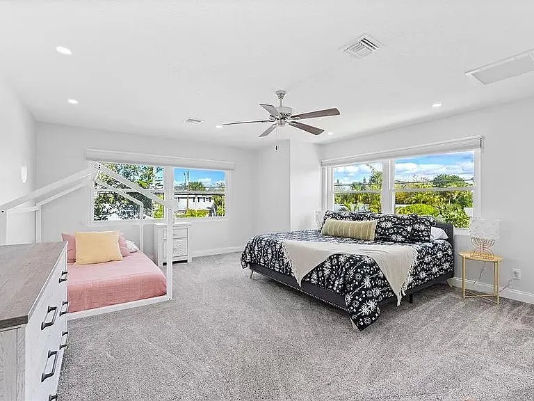 430 Island Cir — Photo 10