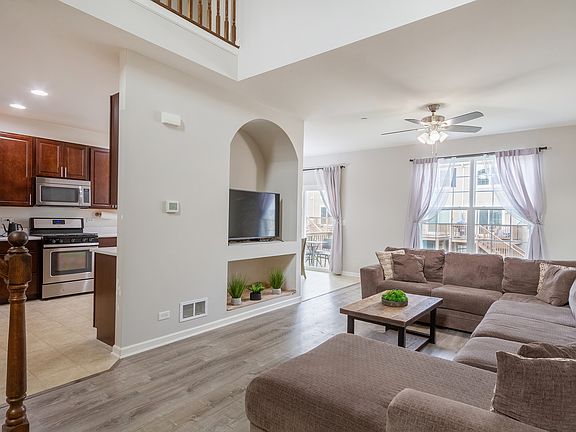 3rd image of 9866 Cummings St Unit 19-04