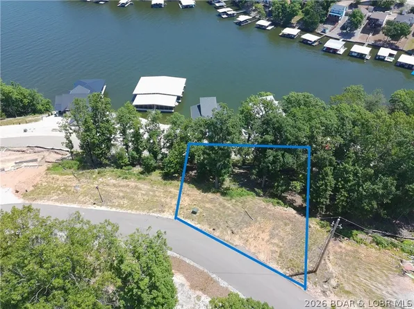 24 Redbud Rd, Lake Ozark, MO 65049