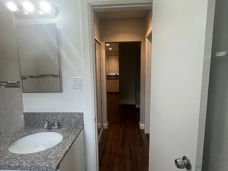 7113 Stafford Ave — Photo 10