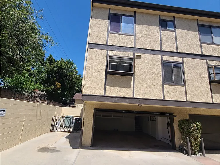 881 W Huntington Dr #G — Photo 21