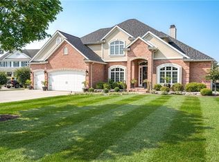 11333 E Thistlewood Ln, Effingham, IL 62401
