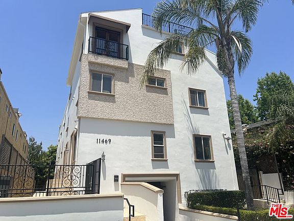 3rd image of 11469 Moorpark St