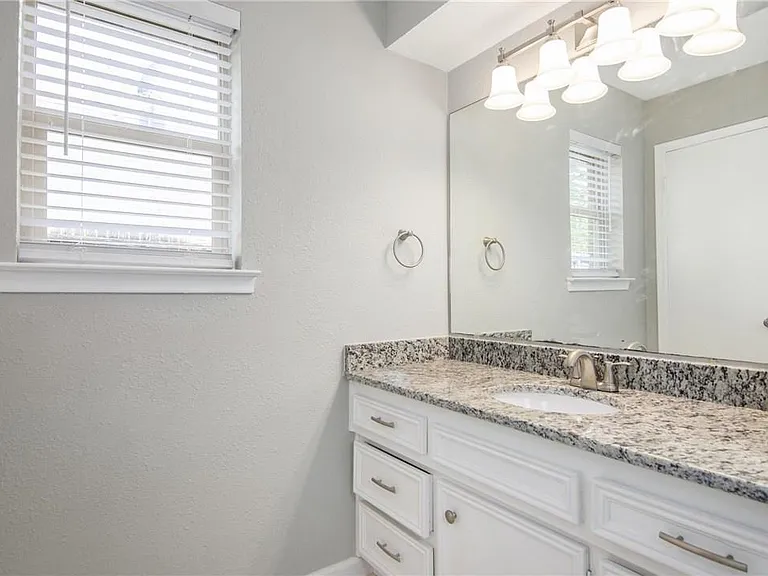 2808 Golfing Green Dr — Photo 19
