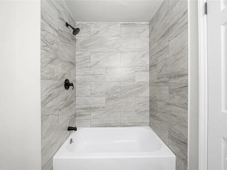 3022 Hillwood Dr — Photo 13