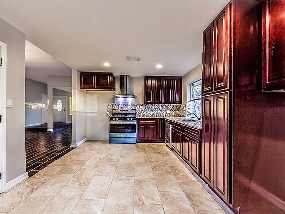 4th image of 5110 Gladeside Dr