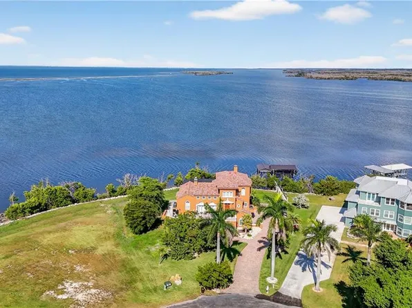 4961 Galt Island AVE, ST. JAMES CITY, FL 33956