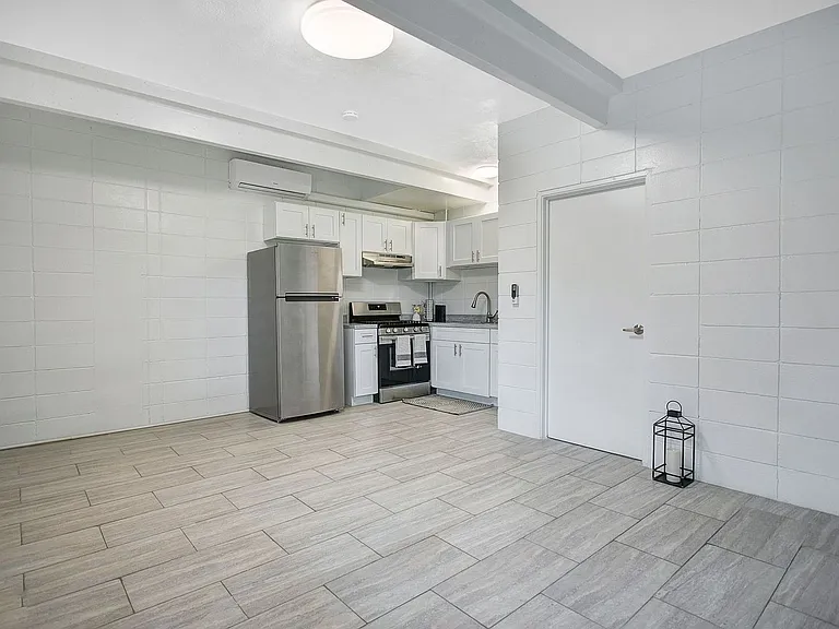 815 Washington St — Photo 29