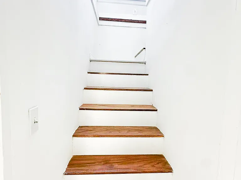 729 Merrick Ave — Photo 12
