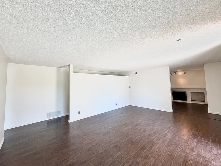 6104 Haas St — Photo 3