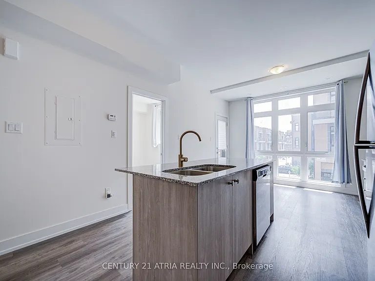 1 Bond Cres #1 — Photo 9