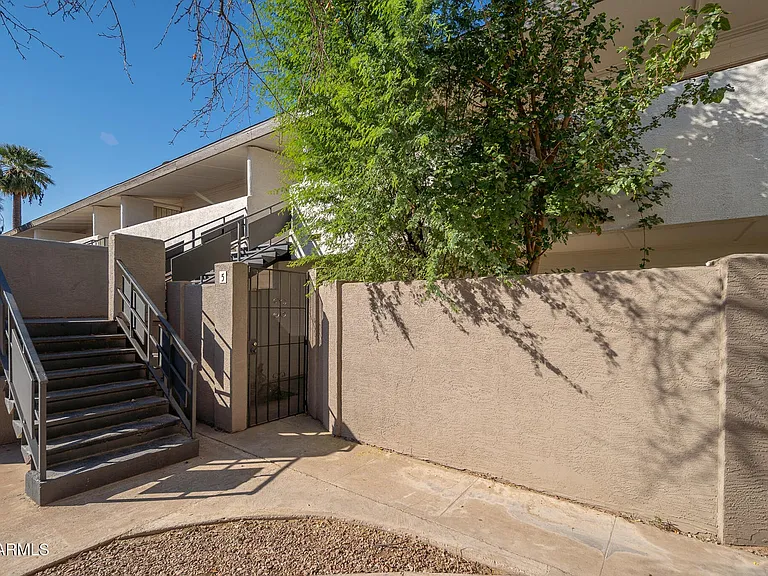 810 E Colter St #A — Photo 22