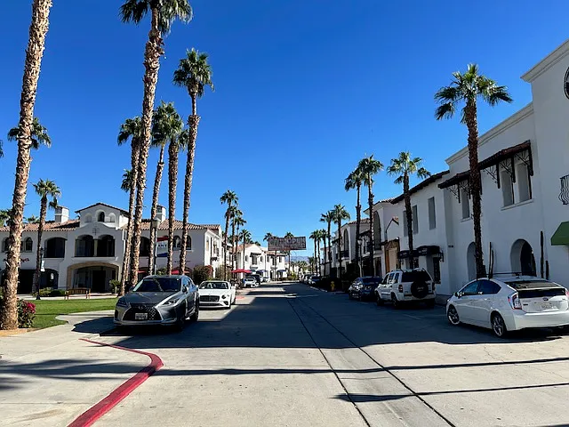 Old Town downtown La Quinta right across the street. Shopping and restaurants.