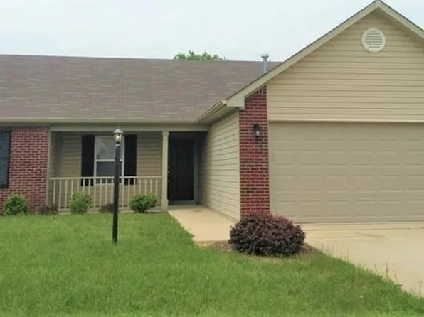 756 Appaloosa Dr, Bargersville, IN 46106