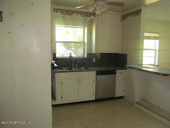 3rd image of 6147 Karen St