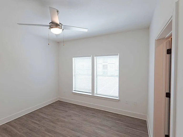 The Parian Luxury Apartments — Photo 123