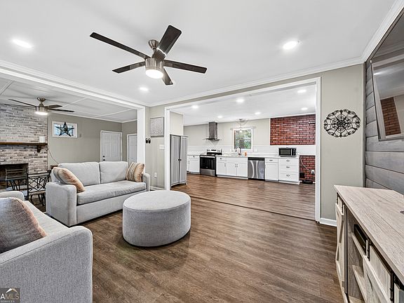4th image of 342 Orchard Cir