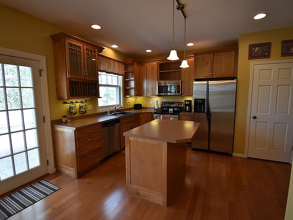 5th image of 509 Washington St SE