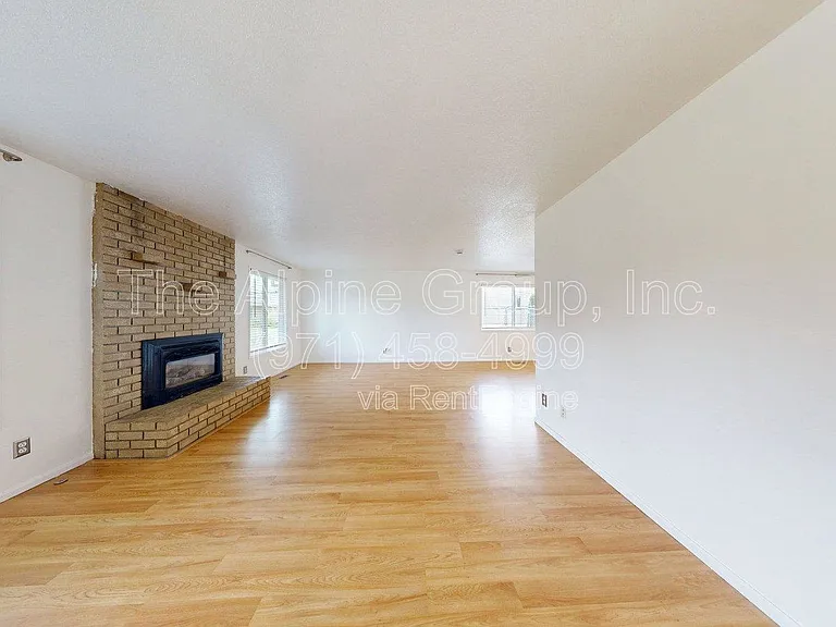 2314 SE 53rd Ave — Photo 3