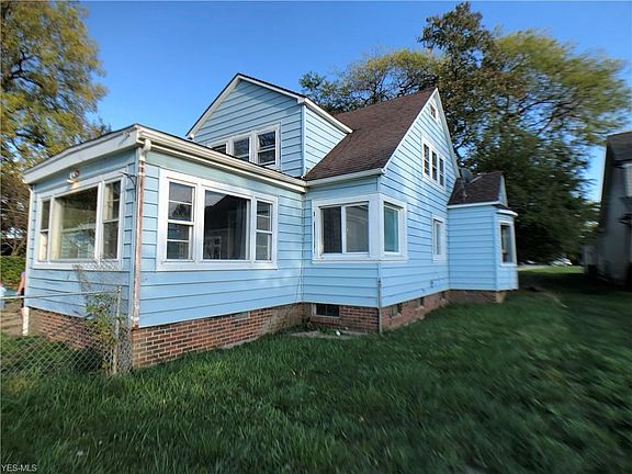 4th image of 36955 Lake Shore Blvd