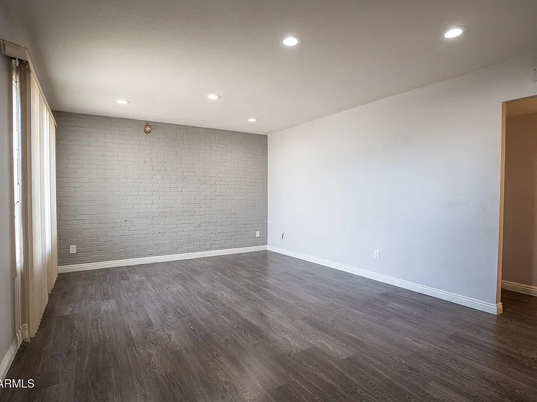 3844 W Lupine Ave — Photo 3