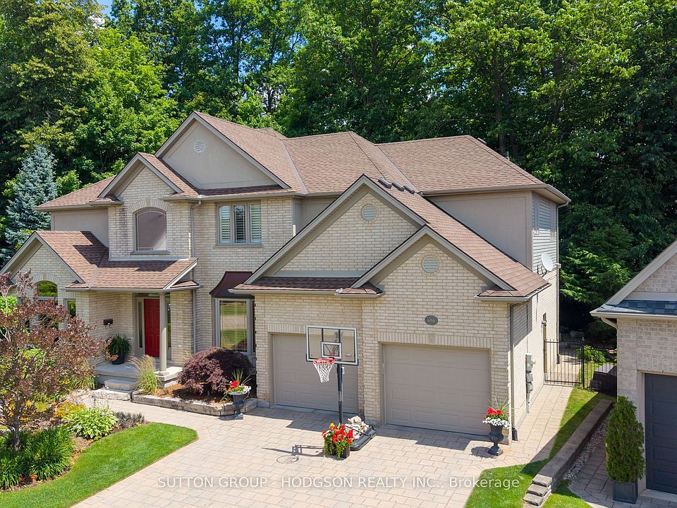 1st image of 656 Robertson Pl