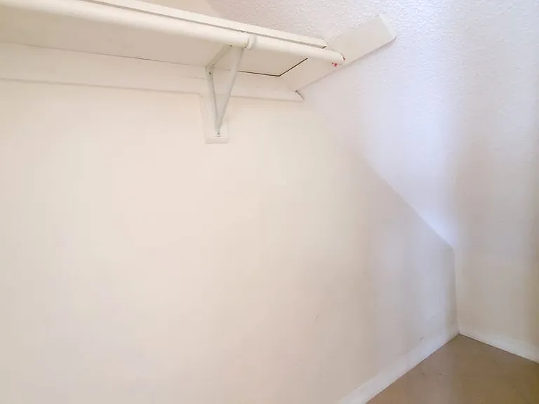 647 Virginia Oak Ct — Photo 9