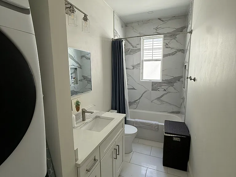 3231 Washington St #3 — Photo 6