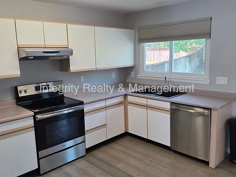 5056 Weeping Willow Cir — Photo 8