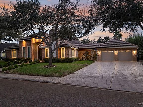 2nd image of 809 Rio Grande Dr