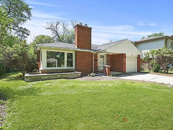 3rd image of 9222 Kilbourn Ave