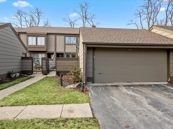 118 Aberdeen Ct #118, Geneva, IL 60134