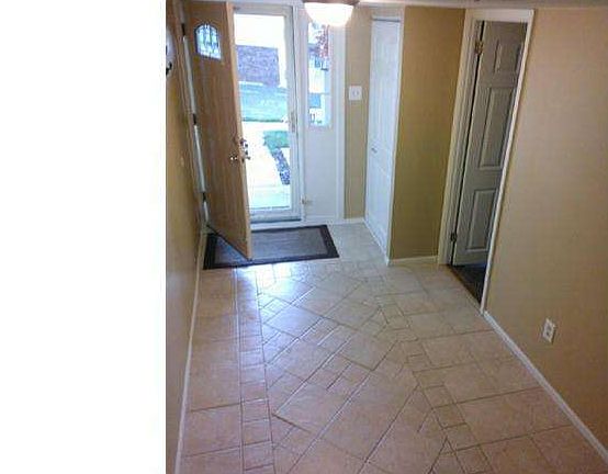 4th image of 7404 Hilltop Dr #130