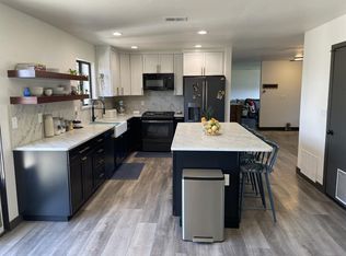 1360 Shoshone Cir, Hollister, CA 95023