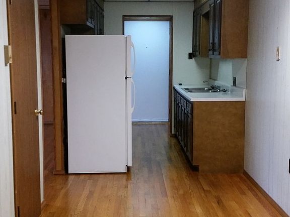 5th image of 104 N Shoe Ln #303-12