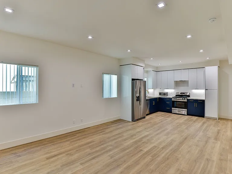 5536 Lexington Ave — Photo 26