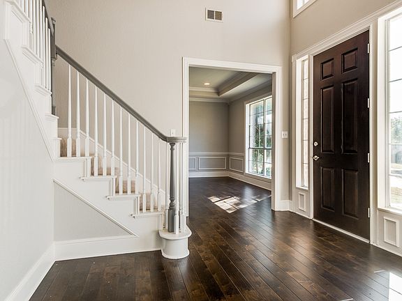 3rd image of 2045 Saint Pierre Dr