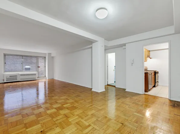 225 E 46th St APT 1B, New York, NY 10017