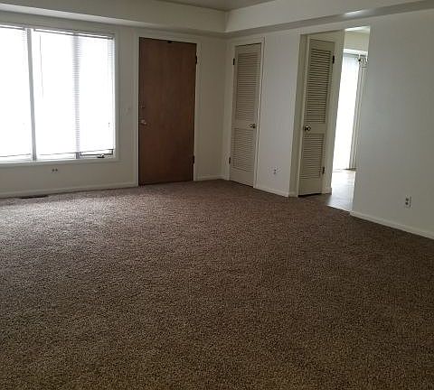 2nd image of 440 Lordwith Dr APT 1
