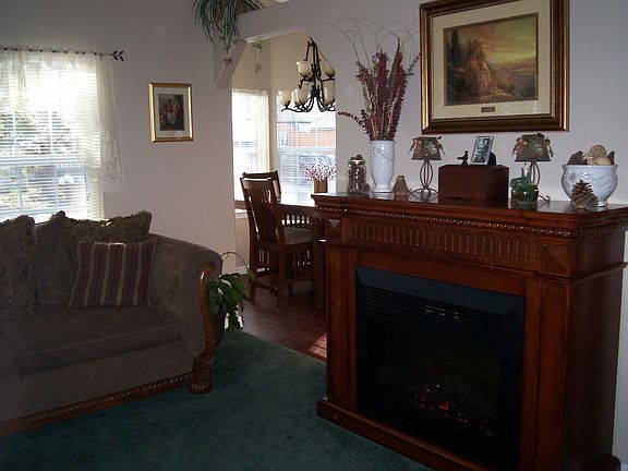 4th image of 1194 Oak Dr