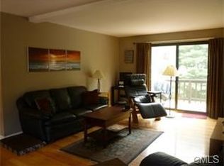 65 Village Walk, Wilton, CT 06897