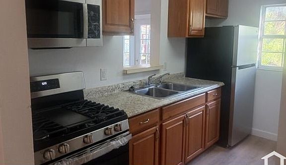 5th image of 2632 NE 11th Pl