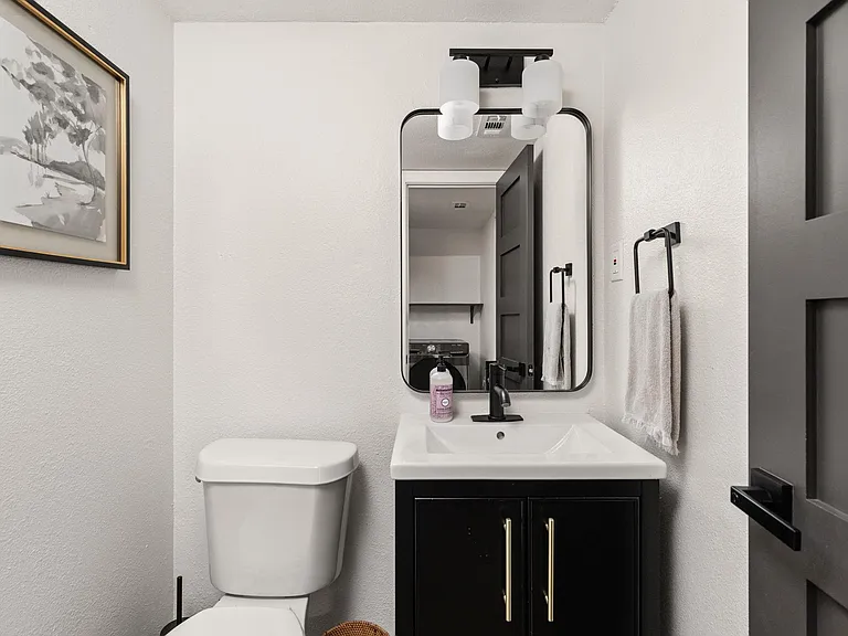 7909 Manassas Dr — Photo 24