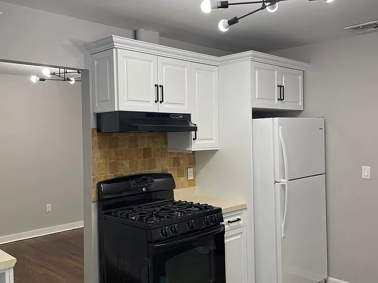 7 Castle Dr — Photo 5