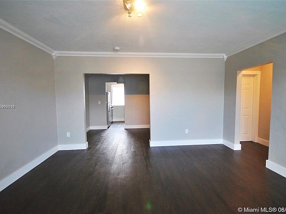 5th image of 7617 Carlyle Ave APT 6