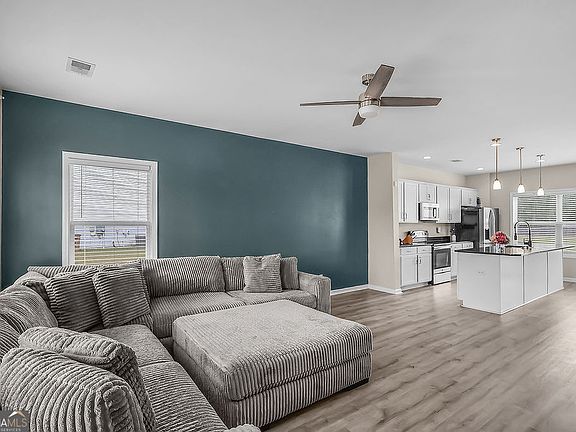 5th image of 231 Caroline Way